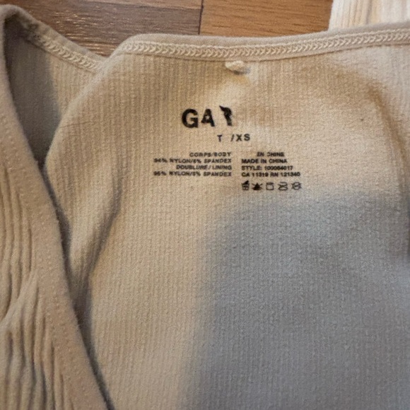 Spring top bundle <3 - Picture 3 of 7